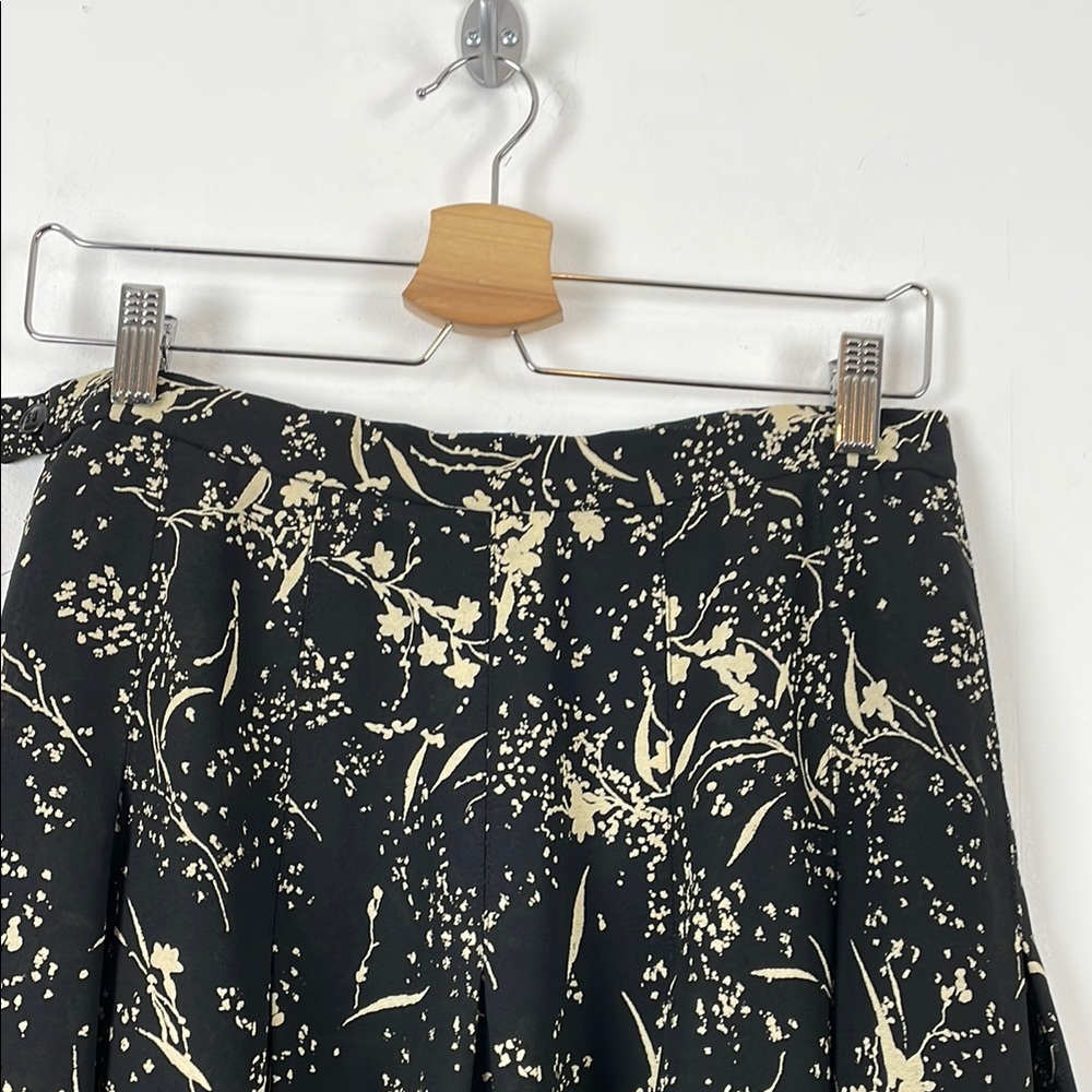 Neiman Marcus Pleated Women's 10 Elegant Black and Cream Simi Sheer Flare Skirt - Picture 7 of 9